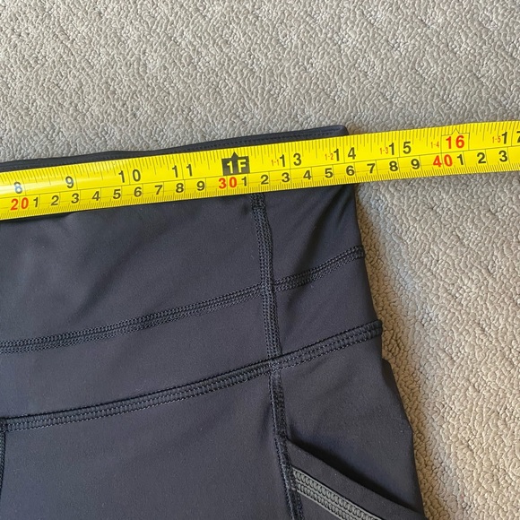 ⛔️Dold⛔️Lululemon Black Capri Workout Activewear Crop Leggings Pants Sz US8 AU12 - Picture 6 of 8